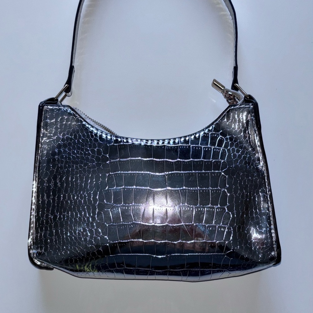 BAGS - Picture 7 of 10